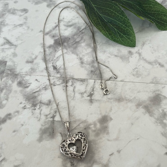 Vintage floating heart filigree necklace 925 SU Korea 24” - Picture 8 of 9